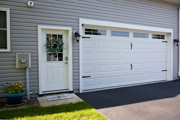 24/7 Emergency Garage Door Panel Replacement experts in Ottawa, KS